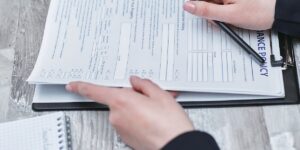 revisão de políticas de compliance