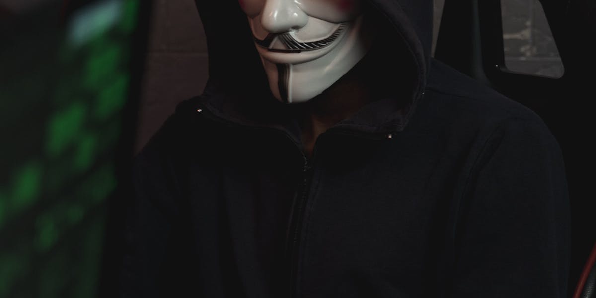 identidade do denunciante e compliance